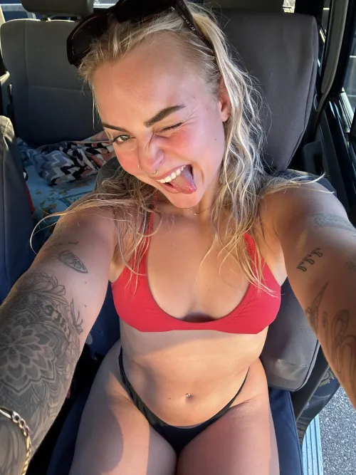 I'm picking random redditors to send nudes to, who's in? Thumbnail