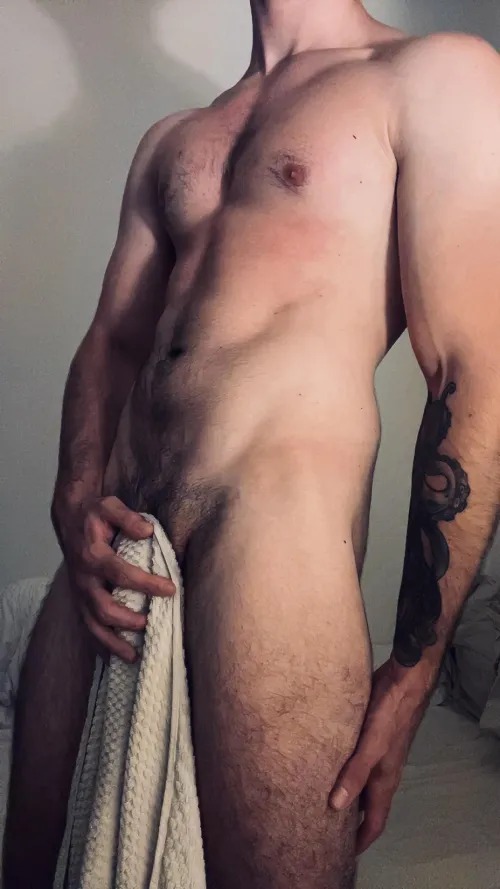 Inginocchiati e sposta quell’asciugamano Thumbnail