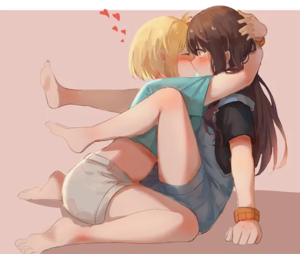 Intertwined kiss (MILKTEA) Thumbnail