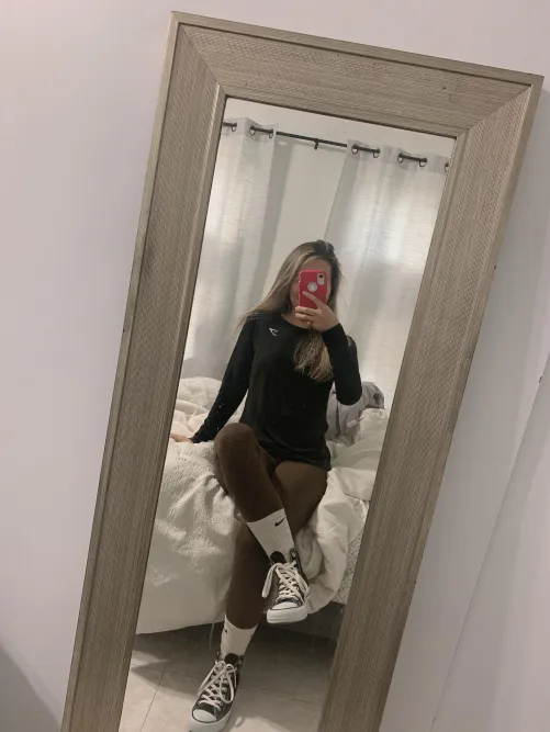 Japanese gym girl in gymshark black sleeves and leggings , cute ? Thumbnail