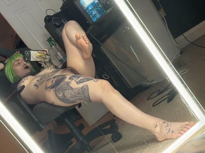 Just a lazy tatted gamer girl Thumbnail