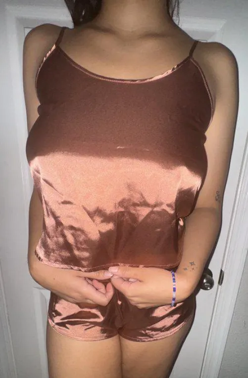 Just took a shower but I’m already a mess again… can’t help it when I’m this wet 😳 Thumbnail