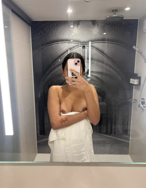 kan du hålla mig sällskap här? Thumbnail