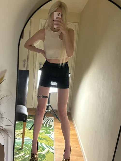 Kiss my lips Thumbnail