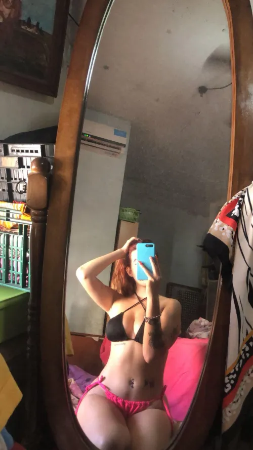 Lebe im Dorf.. würdest du mit mir in meinem Keller ficken? Thumbnail