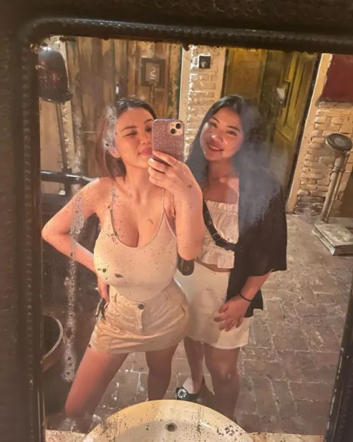 Left or right Thumbnail