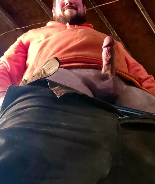 Let this Tradesman give you a Humpday Hammering! Thumbnail