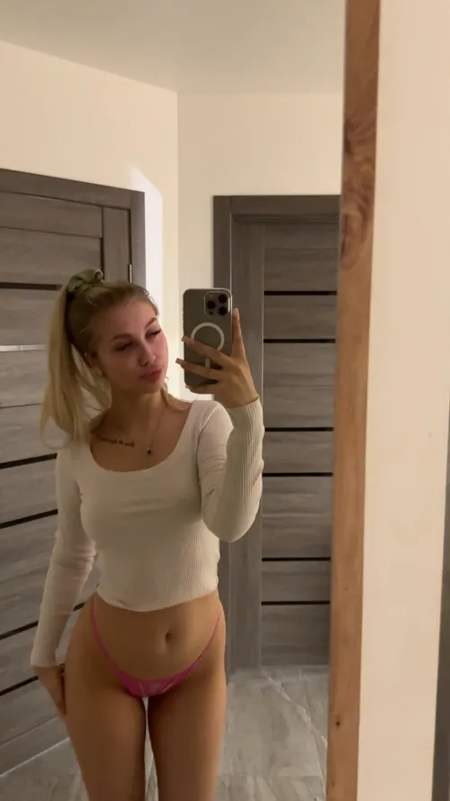 [lifestyle] who's nearby and up for hanging tonight? Thumbnail