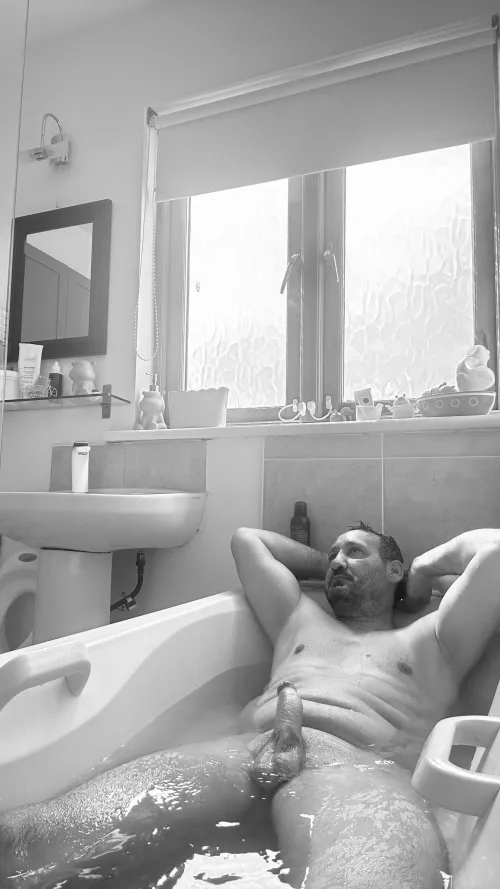 Little naked Thumbnail