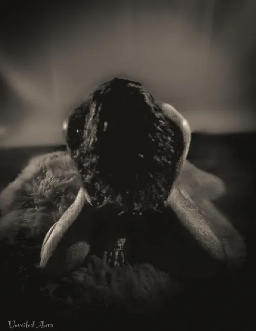 Lost between form and void Thumbnail