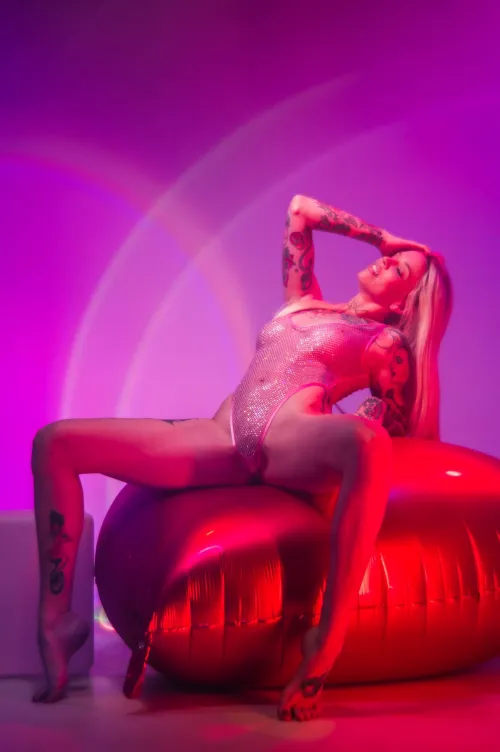 🥰 love is in the air Thumbnail