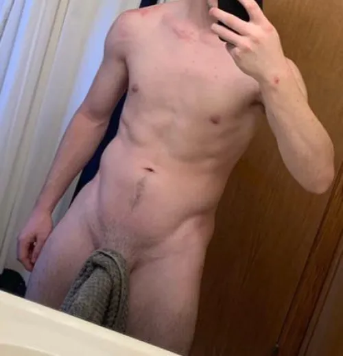 [m] i love coming out of the shower like this Thumbnail