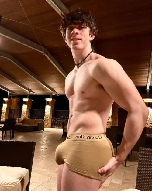 [M4A] looking for anyone playing F or m to rp with me I have refs or bring your own that’s me below Thumbnail