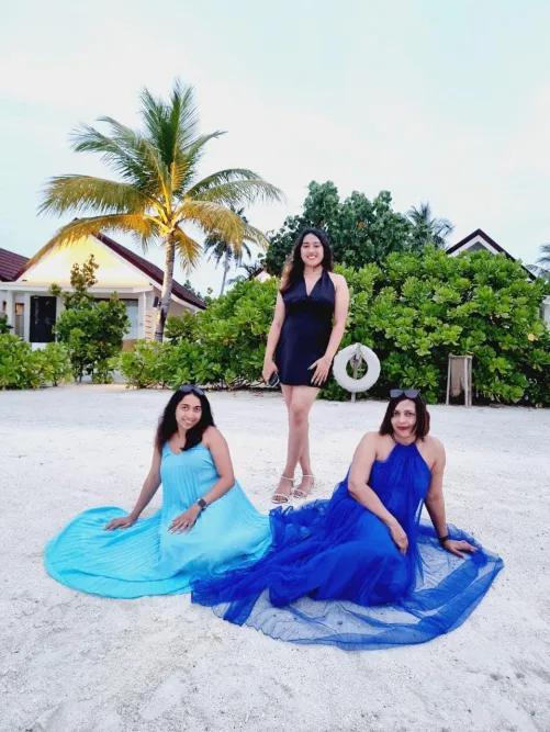 Me, mom & sis. What would ur wild fantasies be with us? drop ur comments Thumbnail