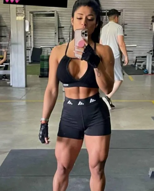 Mia Valentina Thumbnail