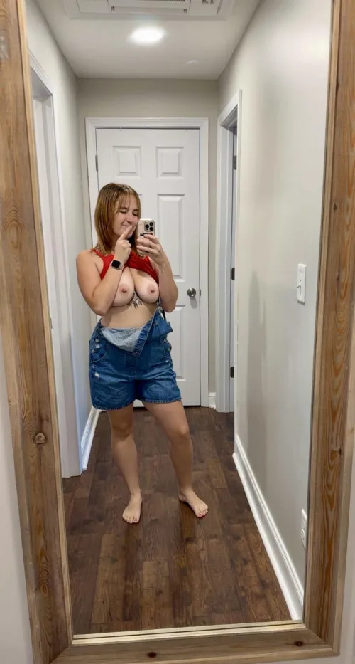 Mom by day, MILF by night 😇 Thumbnail