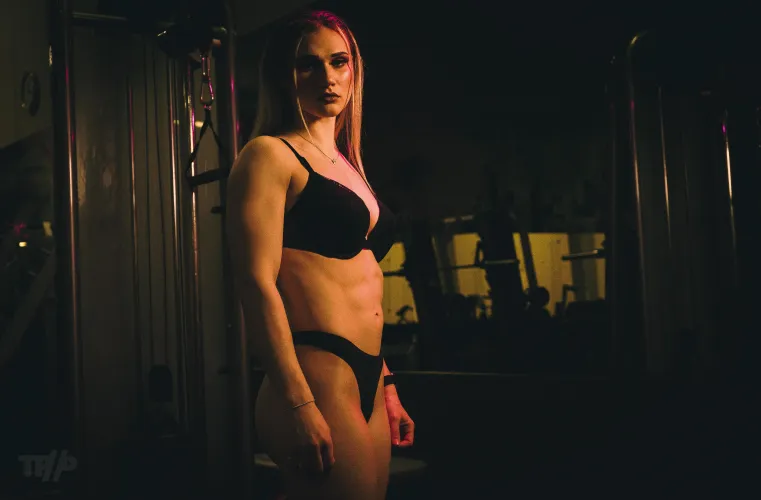 moody muscle Thumbnail