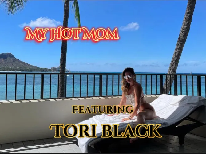 My Hot Mom (1-7) 324 slides Thumbnail