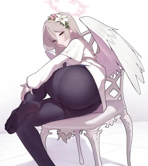 Nagisa offering her cake Thumbnail