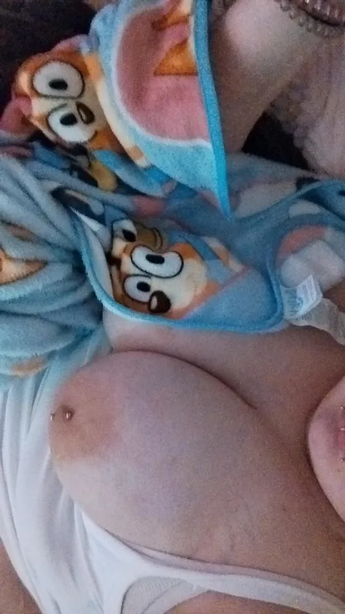 Nap time with my bluey blankies! Thumbnail