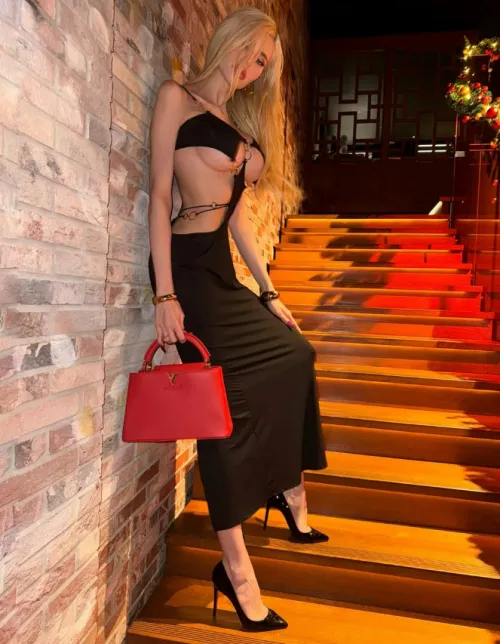 Naughty babe needs to be bent over and RAILED, are you in ? Thumbnail