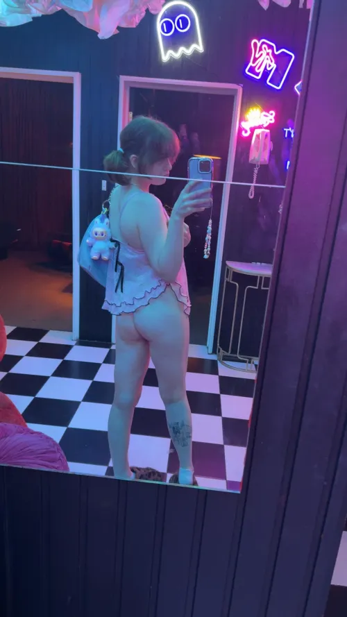 Need to do more squats 😫 Thumbnail