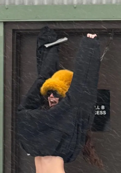 nice midriff Thumbnail