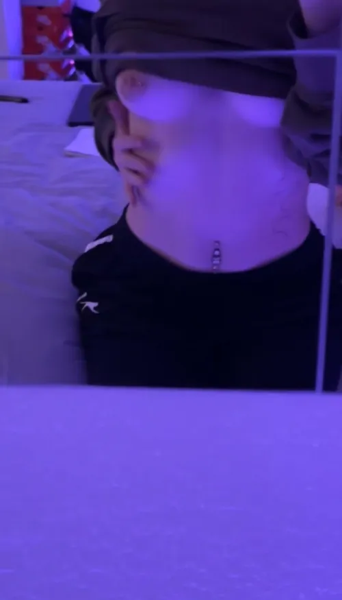 No bra makes the outfit smoother Thumbnail