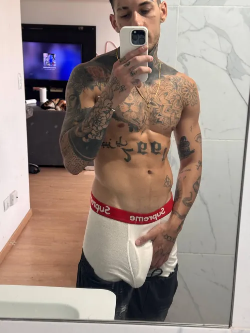 Not here to please everyone—just to be obeyed by the right ones.
OF model. Subscribe to if you want to have fun. Link in comments Thumbnail