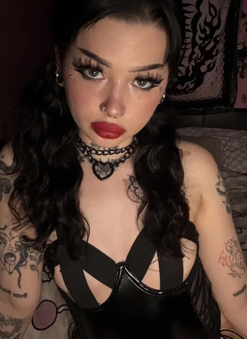 Now I'm legal I'm looking for friends with benefits Thumbnail