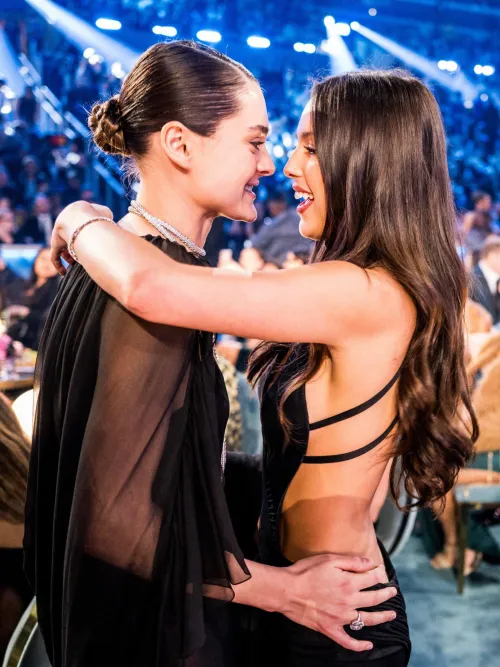 Olivia and Charlotte Lawrence at the Grammys | February 2, 2025 Thumbnail