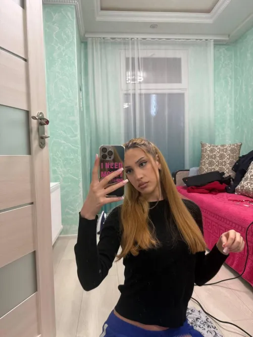 Petite girls are hot but I'm the hottest do you agree? Thumbnail