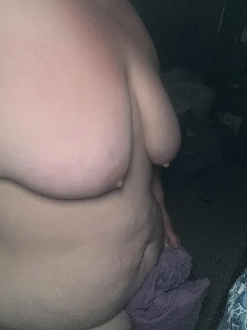 Playing with a pillow with a toy on my clit. Thumbnail