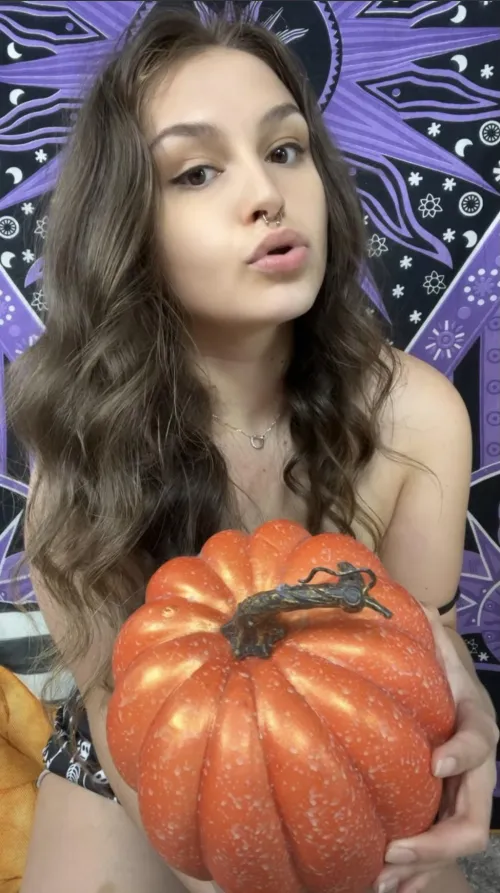 Pumpkin slut Thumbnail
