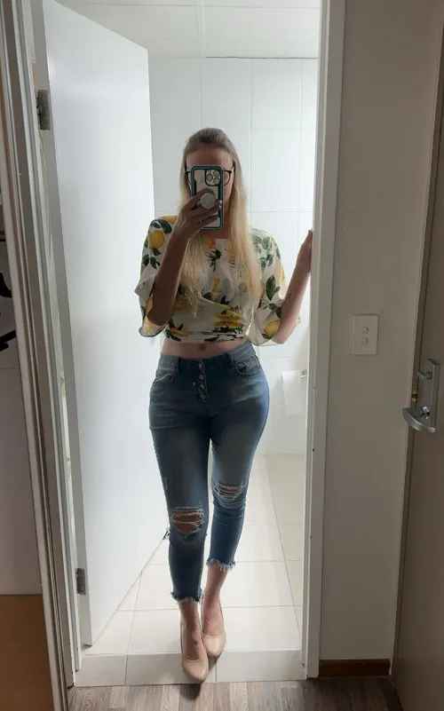 Rate my attire for todays errands 😘 Thumbnail