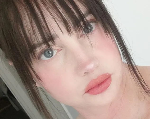 Sad Brunette New Zealand Girl Thumbnail