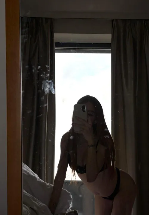 Say yes if your dick above 5 inch Thumbnail