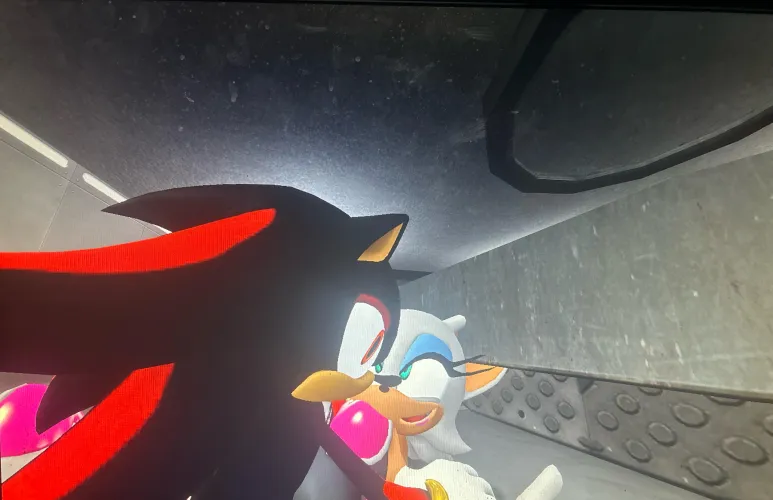Shadow and rouge Thumbnail