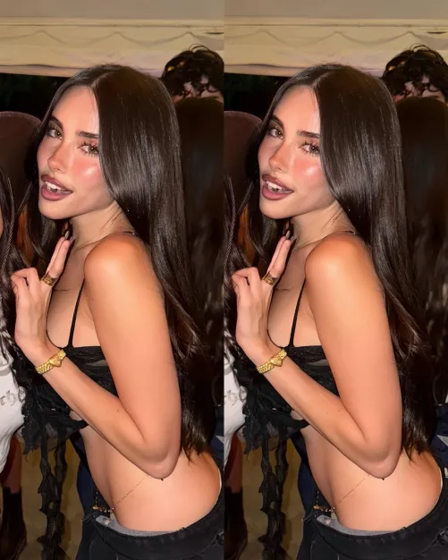 She looks spectacular Thumbnail