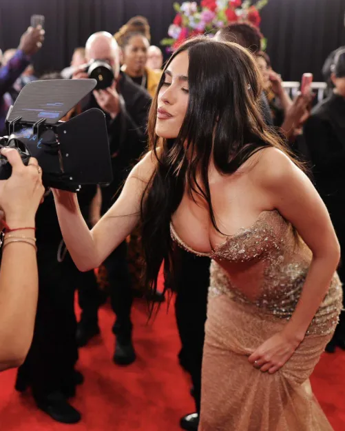 she really said: “😚”. Thumbnail