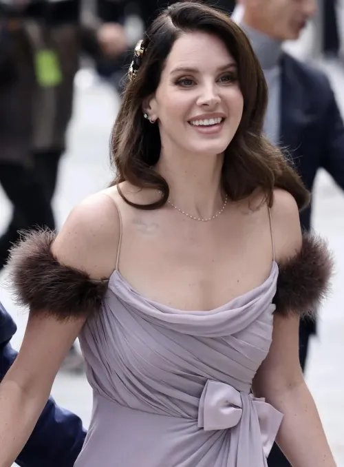 She's pure beauty Thumbnail