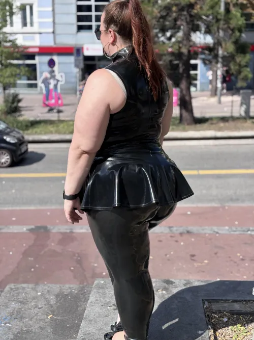 Shiny curves under the sun… Thumbnail