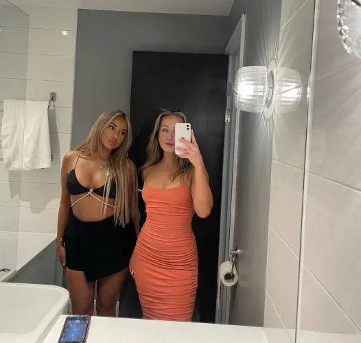 Should we kiss? Thumbnail