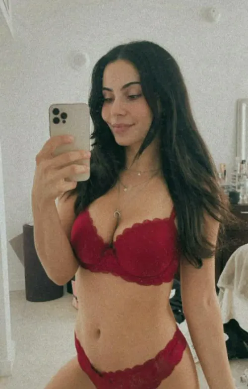 Showing just enough to make you want more Thumbnail