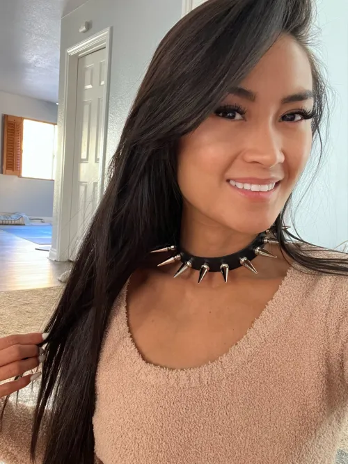 Soft confidence, steady pull 😏👀 Thumbnail