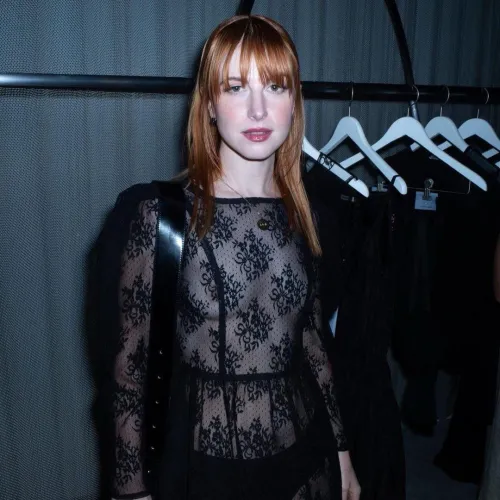 Still one of my absolute favorite pictures of her Thumbnail