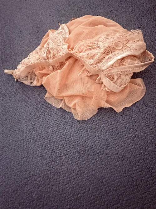 Taking my first cock as a sissy - [47M/35M] [Sissy] [Crossdressing] [Anal] Thumbnail