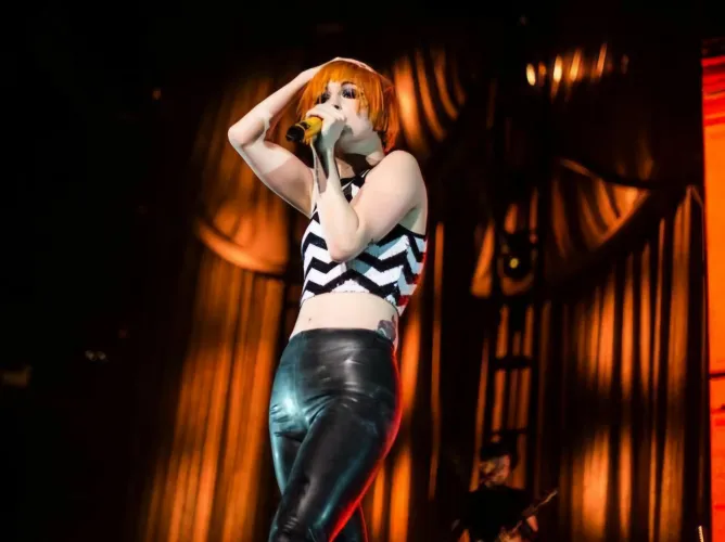 That pale tum... Thumbnail