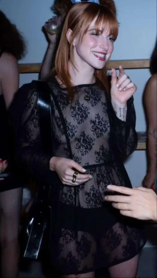 That smile... those lips. I'm crazy. Thumbnail