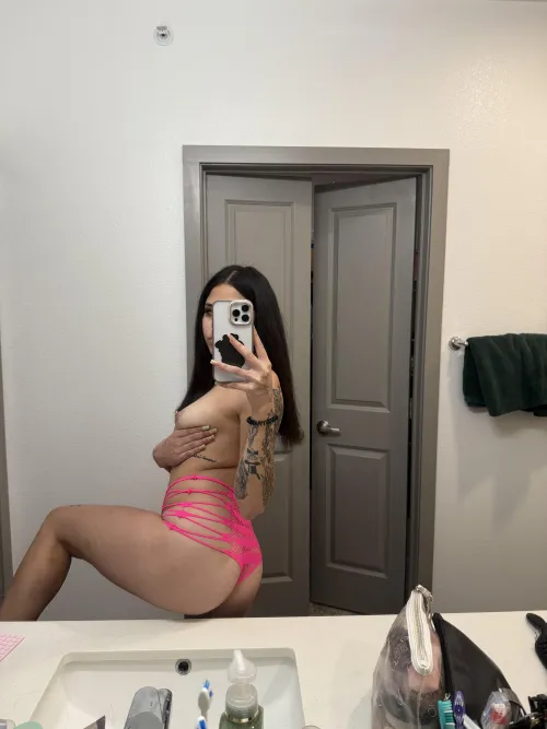 The best seatmate you'll ever have😏💦 Thumbnail